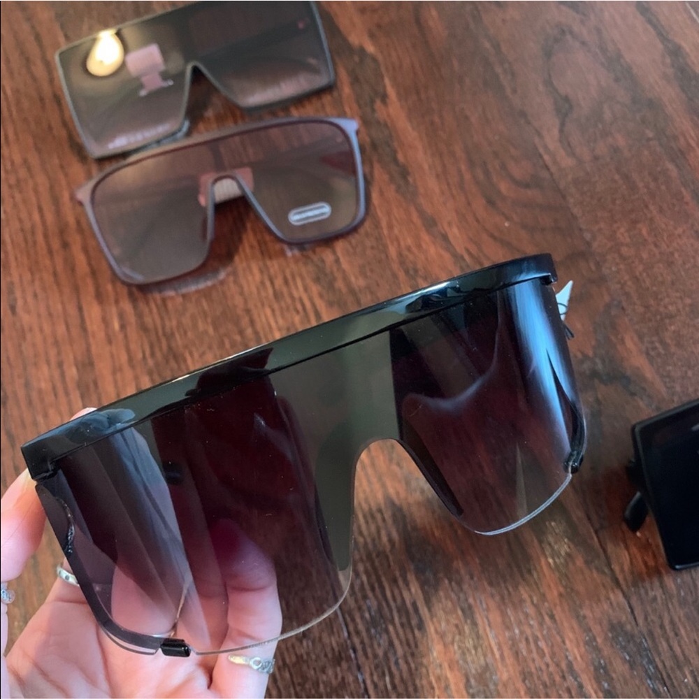 Sunglasses: Selling SEPERATE